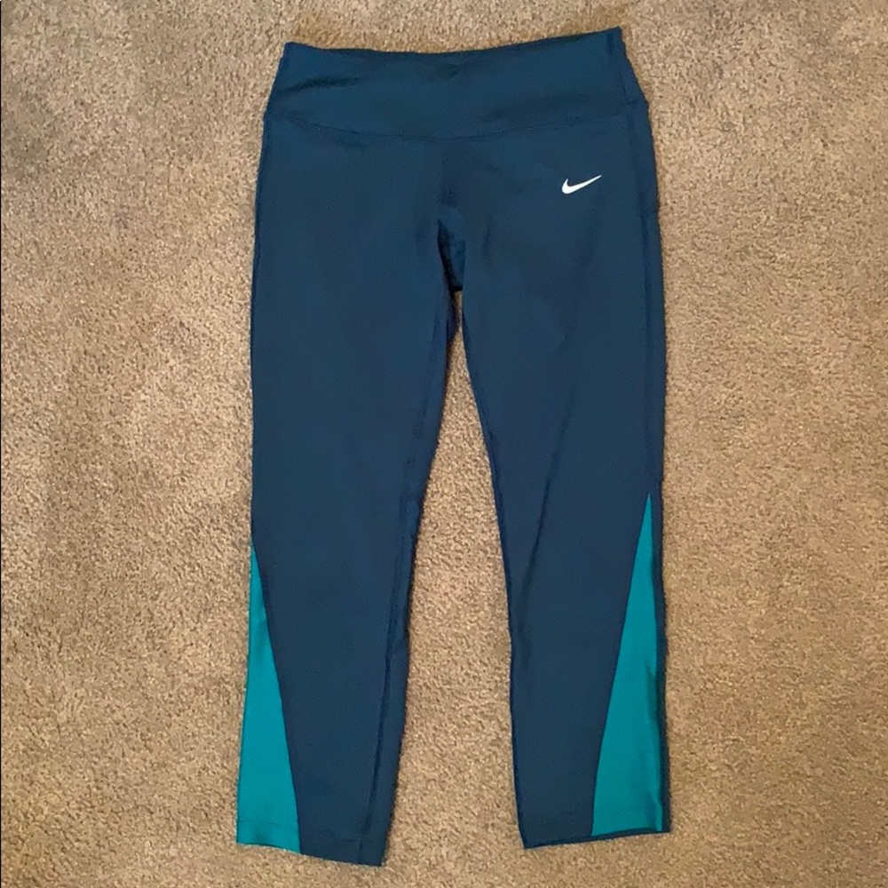 Nike capri leggings